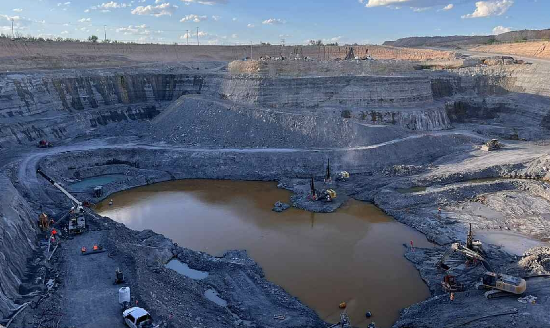 Encuentran a 4 mineros sepultados en la mina El Pinabete de Coahuila